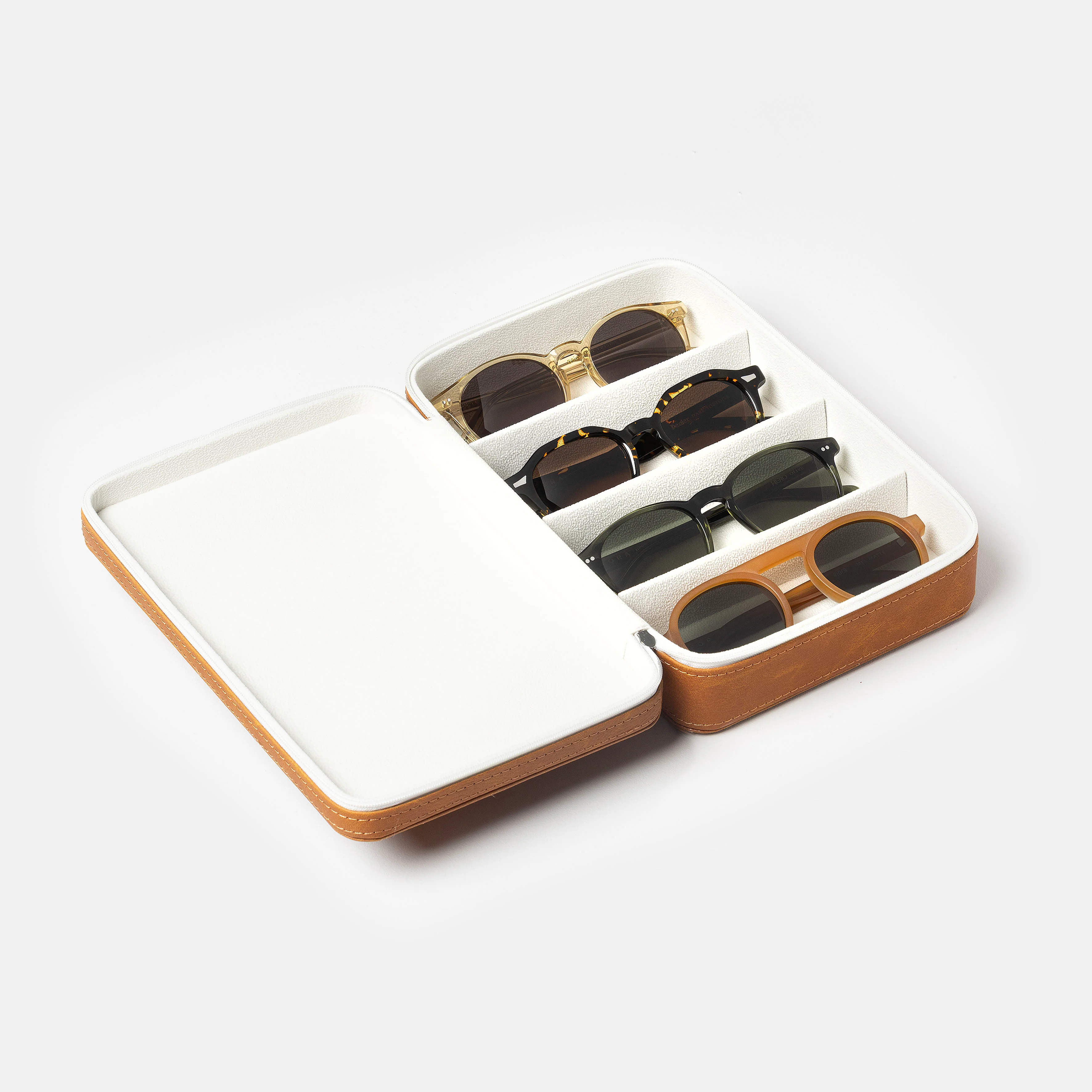 Travel Case - Image 4
