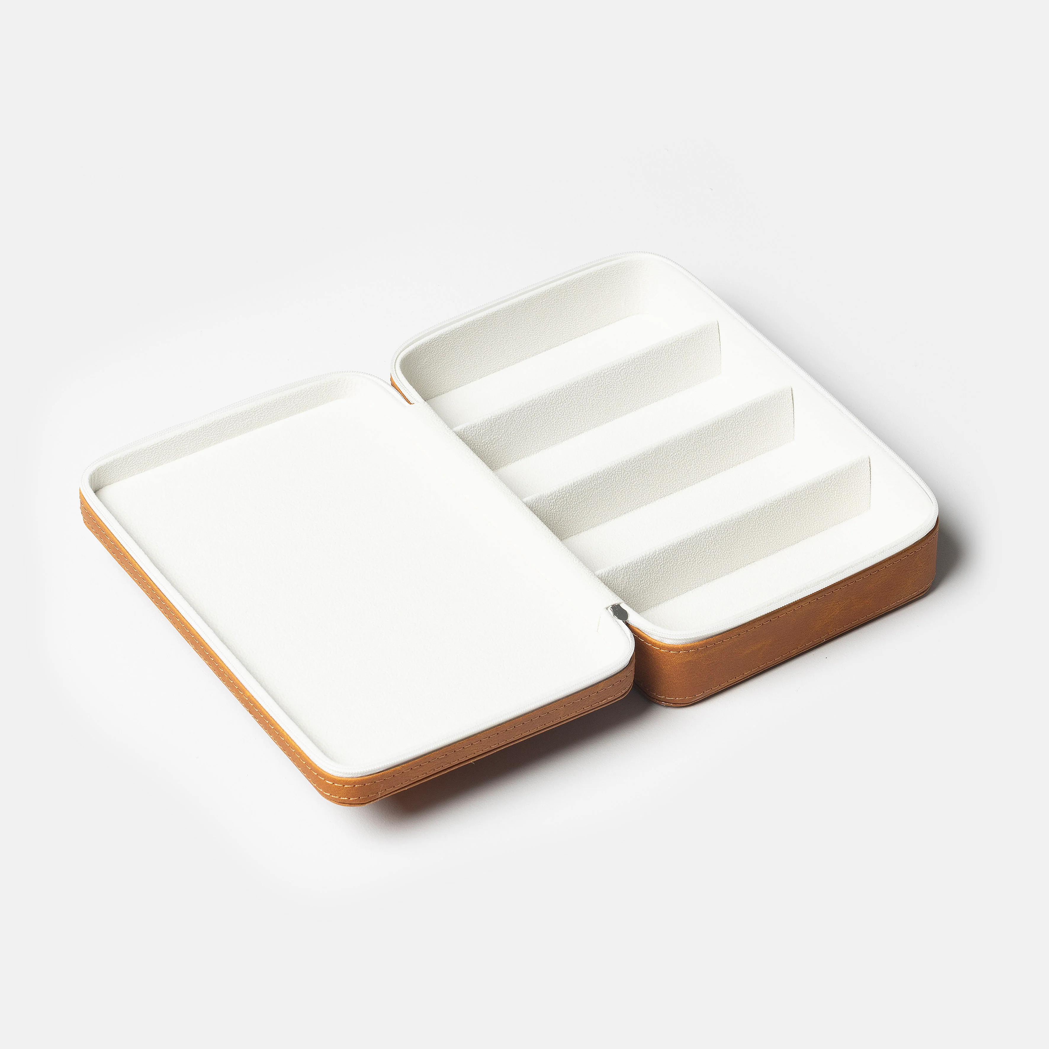 Travel Case - Image 5